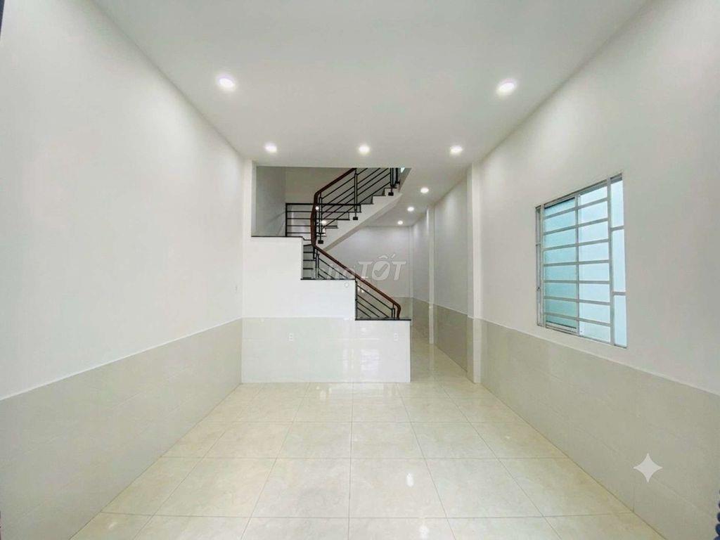 chủ ngộp bank cần bán nhà ngay trung tâm gò vấp.dt 4.8×12