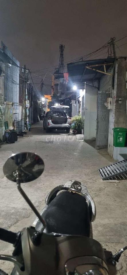 Chủ cần bán gấp ,thương lượng giá tốt 32m2 giá cgir 3 tỷ nhỉnh xíu