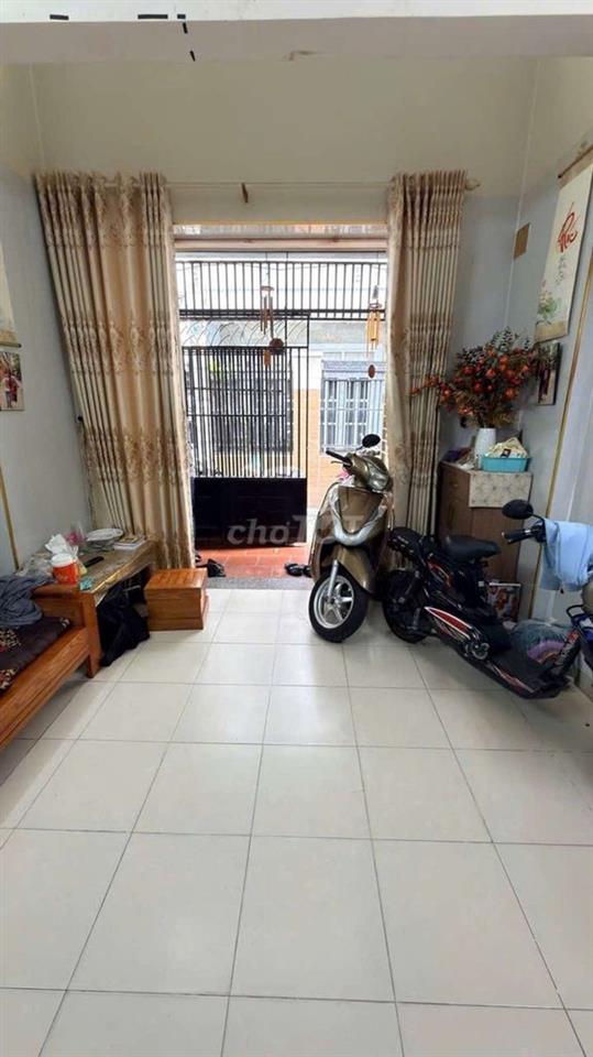 chủ cần tiền bán gấp,cạnh làng hoa gò vấp