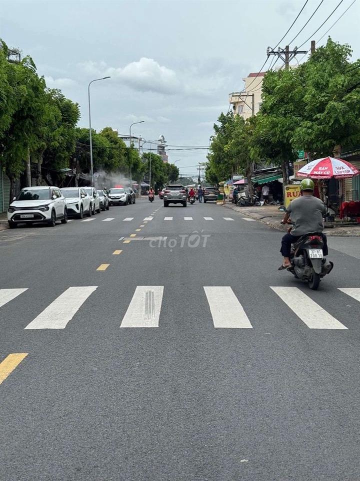 chủ cần bán gấp lô đất cạnh mặt tiền trường chinh