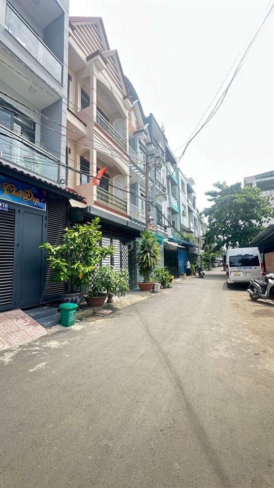 chủ cần bán gấp nhà Cạnh măt tiền Phan huy ích