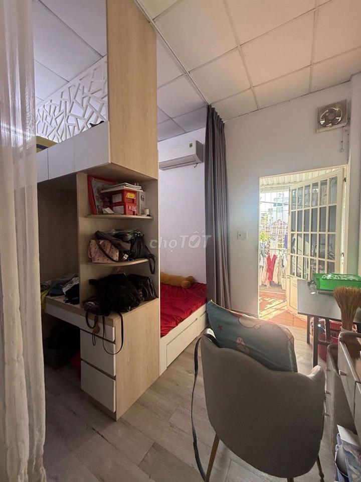 chủ cần bán gấp,nhà đối diện hạnh thông tây