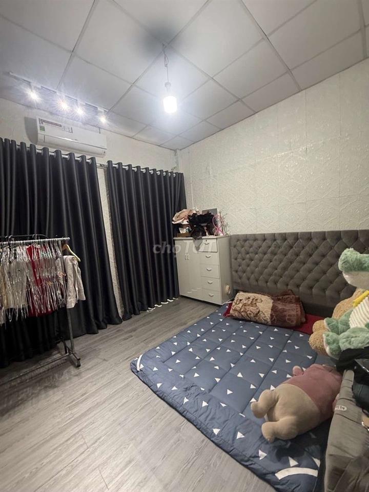 chủ cần bán gấp,nhà đối diện hạnh thông tây