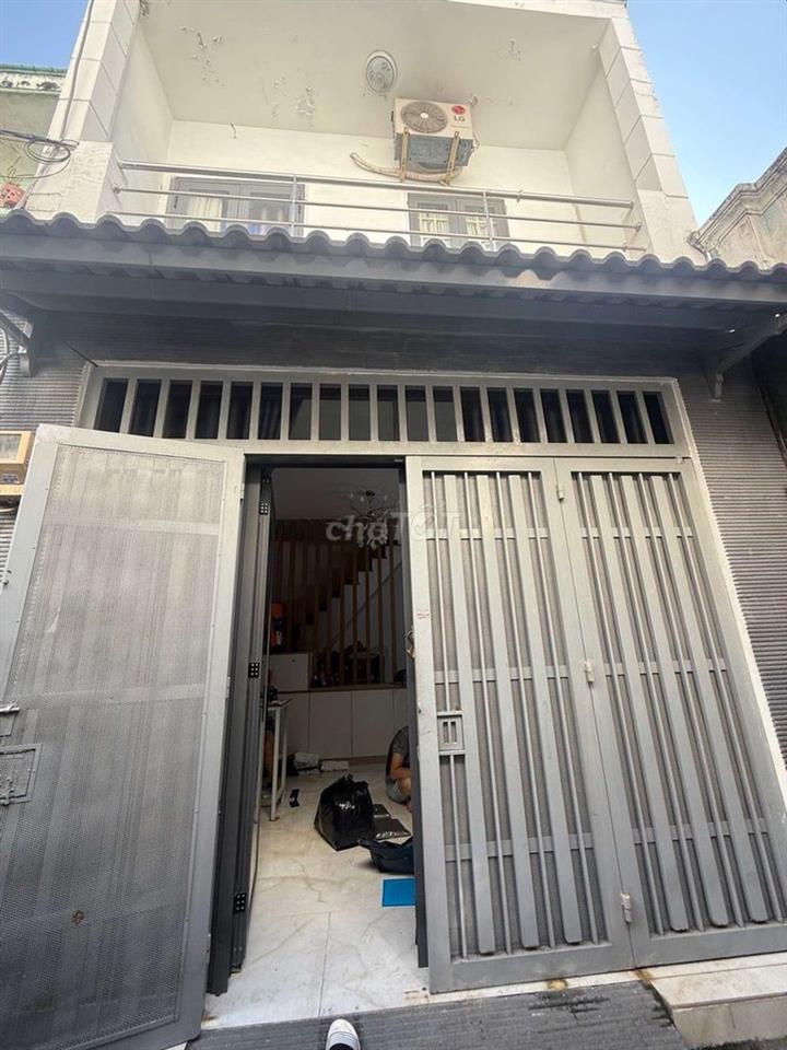 chủ cần bán gấp,nhà đối diện hạnh thông tây