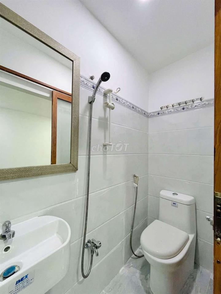 Nhà mặt tiền 3 Tầng tại 3 tháng 2 & Minh Phụng , 4PN  Hơn 6.9 Tỷ