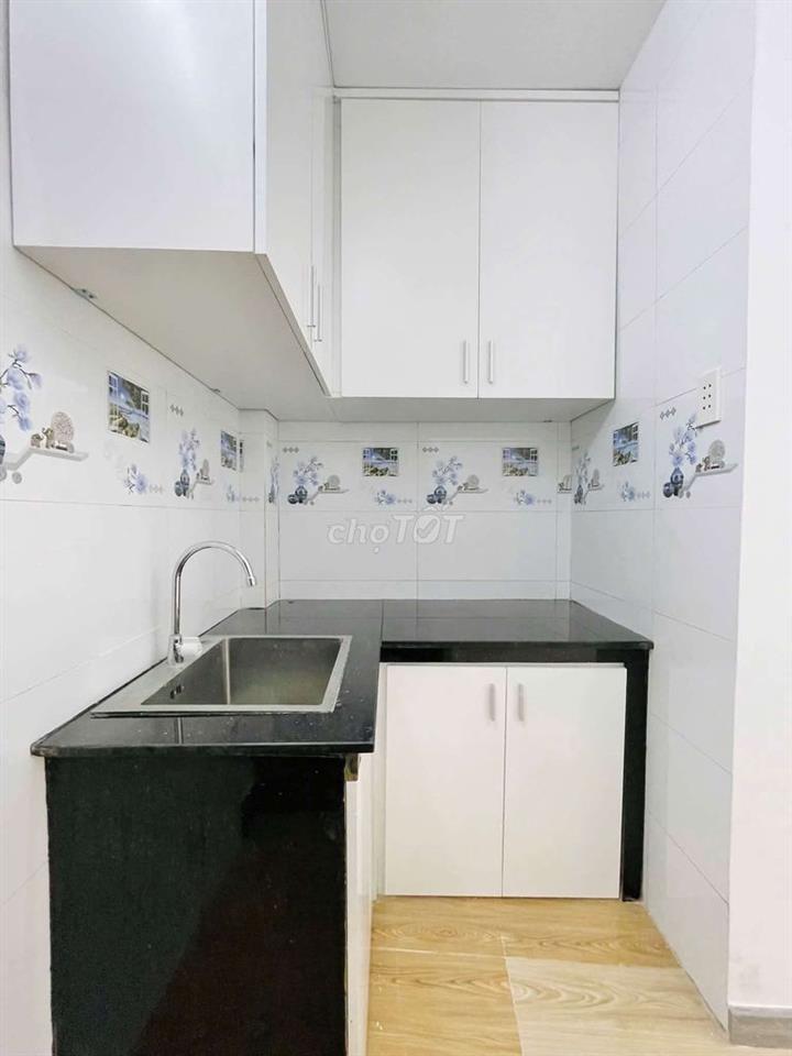 Nhà mặt tiền 3 Tầng tại 3 tháng 2 & Minh Phụng , 4PN  Hơn 6.9 Tỷ