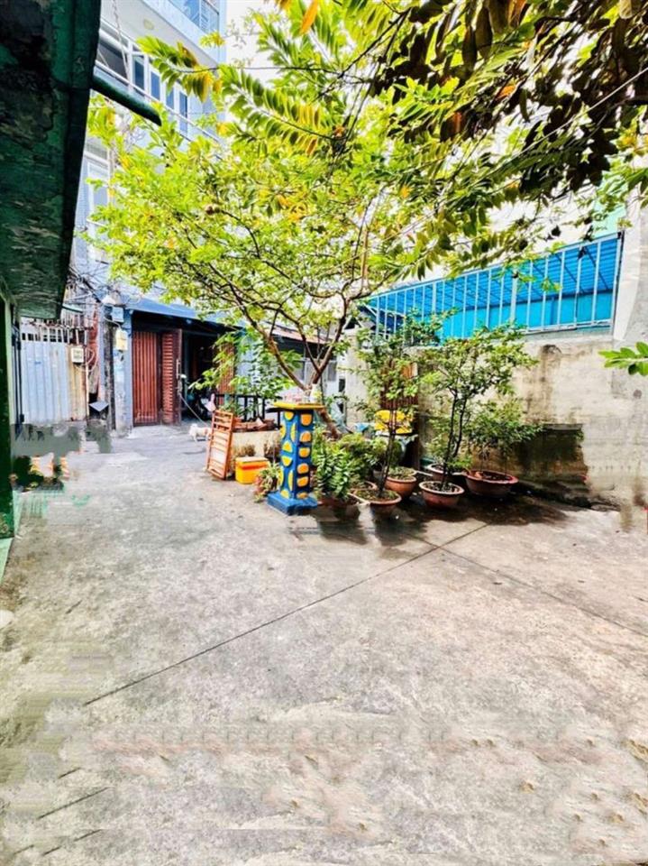 BÁN ĐẤT TẶNG NHÀ TRỆT LỬNG 48M2 SỬ DỤNG HXH gần Đầm Sen Park Hơn 3.9T