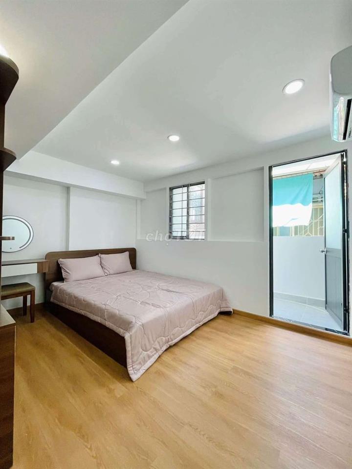 BÁN NHÀ 3 TẦNG 3PN HXH TRÁNH GẦN ĐẦM SEN PARK 