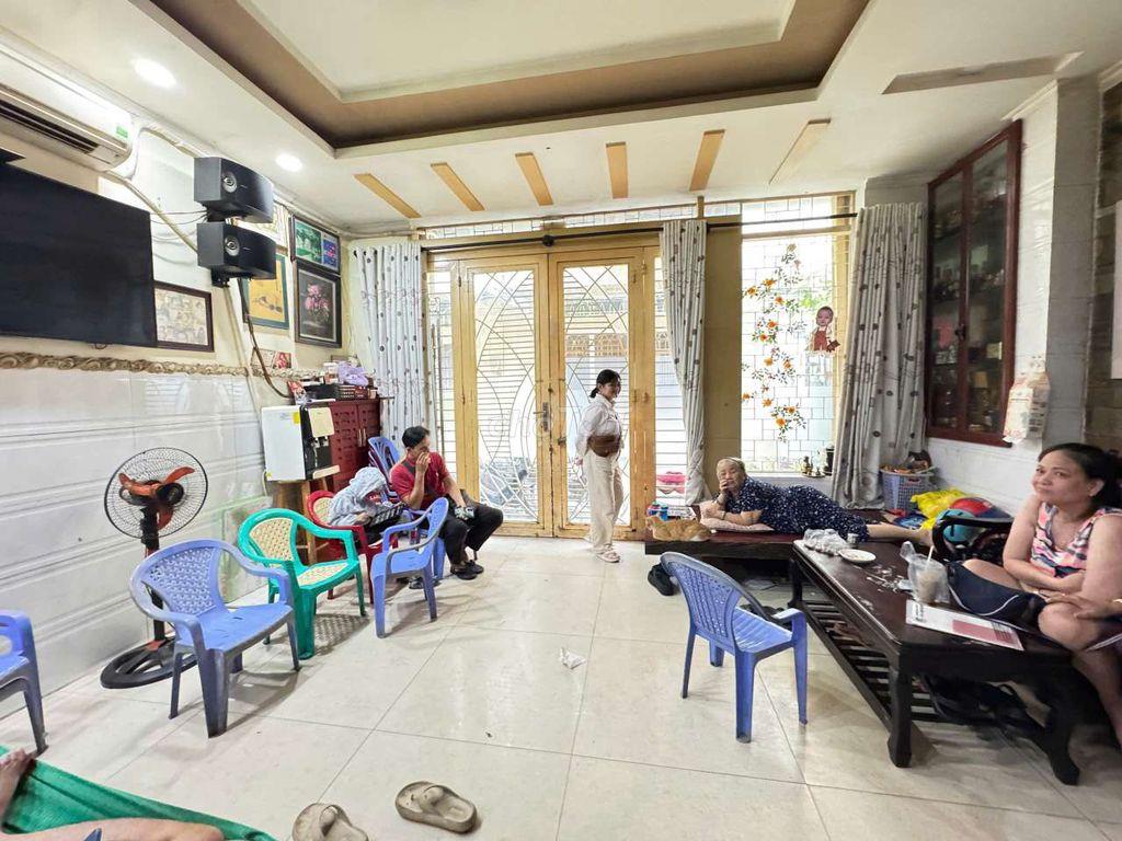 Bán Nhà 3 Tầng 210m2 ngang 6m 8pn đường 7m Thông Ô Tô tại Thành Thái