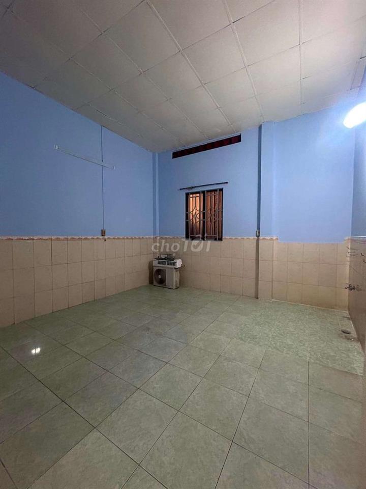 CHỈ 7.5 TỶ NHÀ MTKD ĐƯỜNG 20M , NGANG 5.5M TẠI ĐẦM SEN PARK
