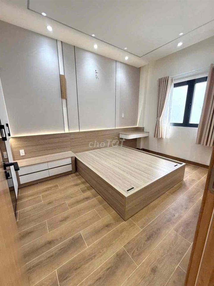 Nhà Mới 4 Tấm Lô Tư Ngang 6m Sát Quận Tân Phú Hạ 300Tr