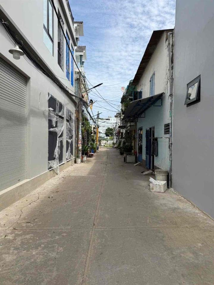 Nhà 2 Mặt Tiền Hẻm kế cầu Tân Kỳ Tân Quý giá 4Tỷ350