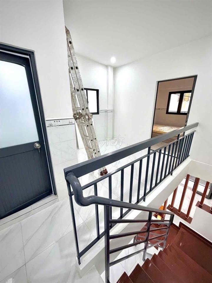 Nhà 4 x 8 - Nhỉnh 2 Tỷ - Sổ Riêng - Hoà Bình, Lê Văn Quới, Phan Anh