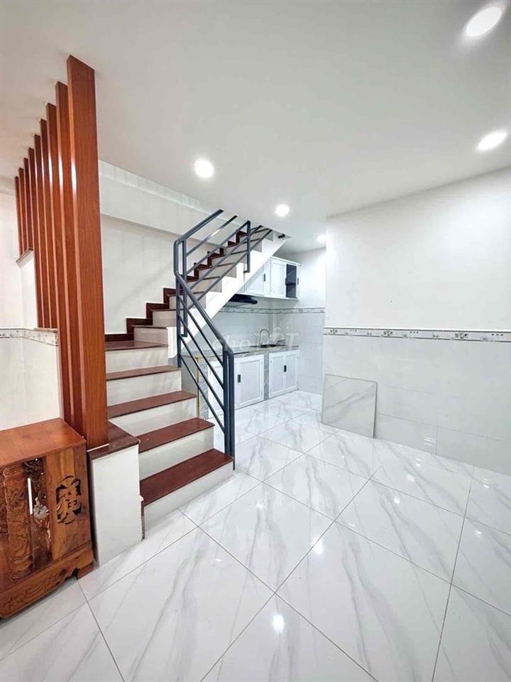 Nhà 4 x 8 - Nhỉnh 2 Tỷ - Sổ Riêng - Hoà Bình, Lê Văn Quới, Phan Anh