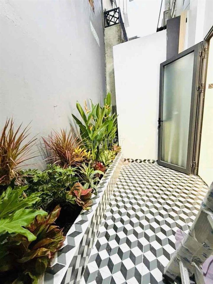 3 Tầng Đẹp - 4x16m - Nhỉnh 6 Tỷ - Gần Công Viên Phú Lâm