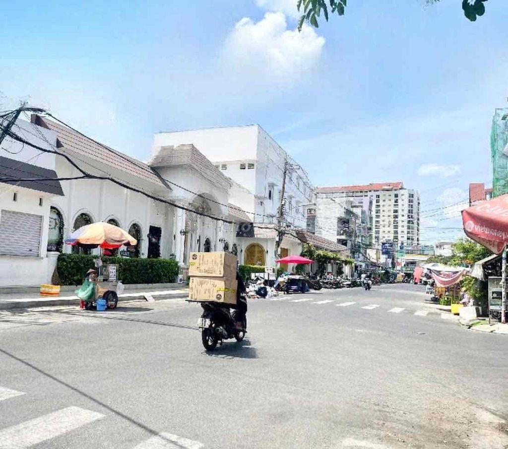 Mặt Tiền 5 Tầng - Dòng Tiền Tốt - Tân Sơn Nhì - 4x18M - CHỈ 7.X TỶ