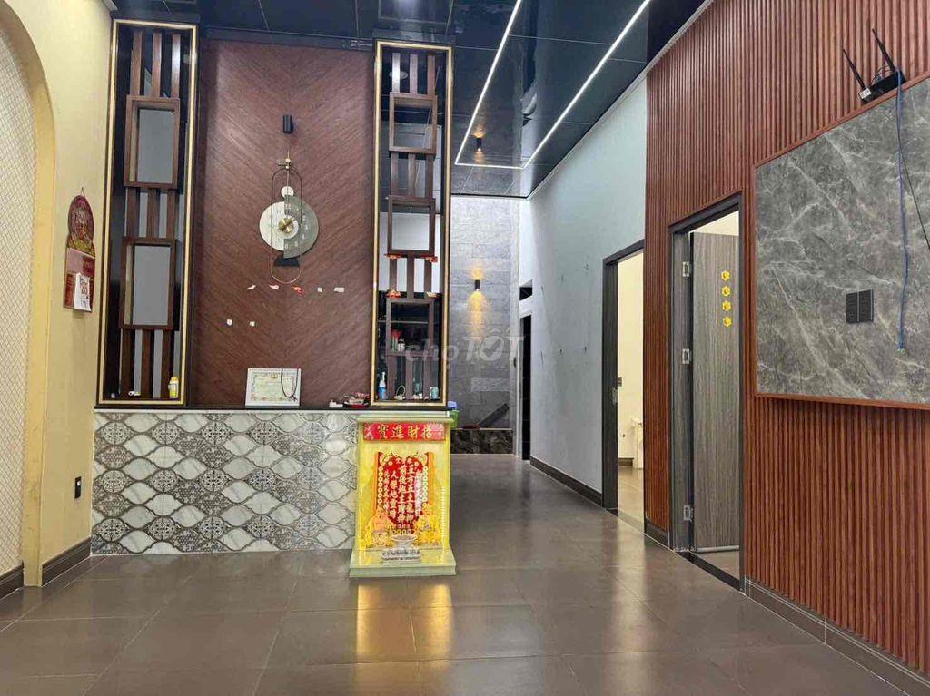 Cần bán nhà chính chủ SHR