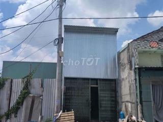 Nhà bán mặt đường Kênh Tham Lương rộng 30m