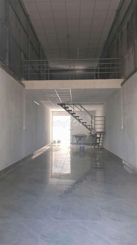 Nhà bán mặt đường Kênh Tham Lương rộng 30m
