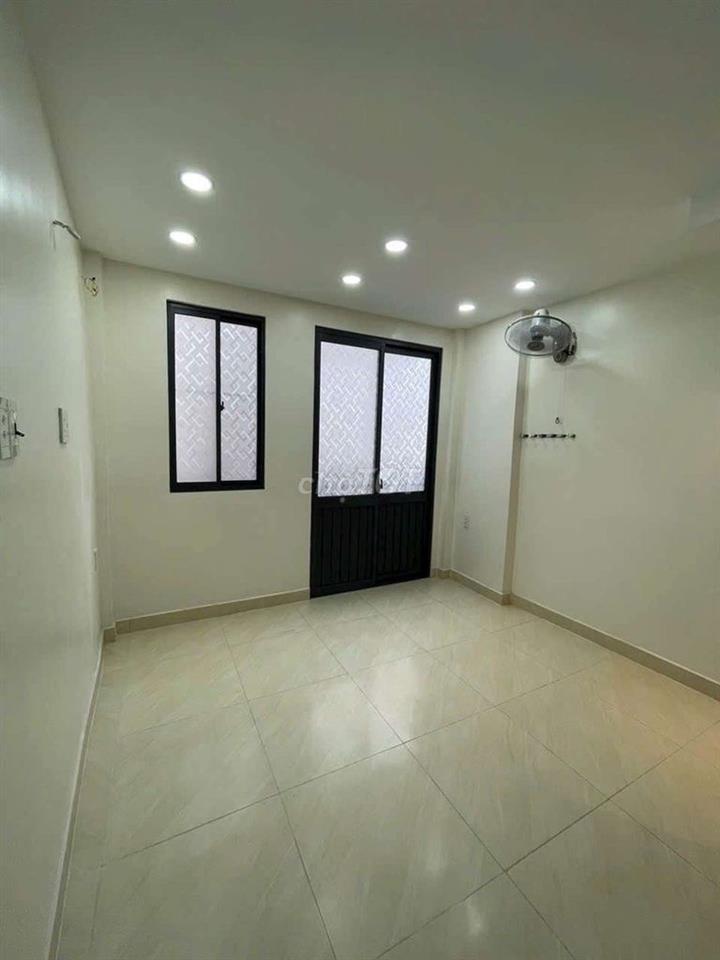 Nhà đẹp ở ngay Giá 2.1 tỷ Tân Hòa Đông  Q6
