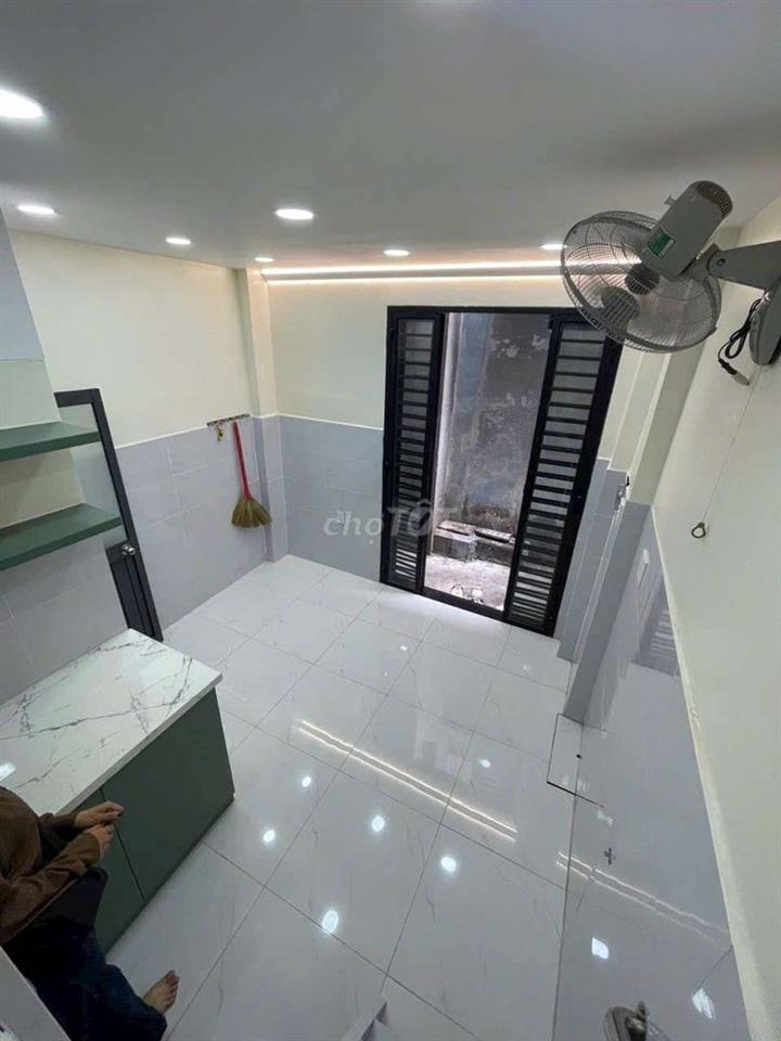 Nhà đẹp ở ngay Giá 2.1 tỷ Tân Hòa Đông  Q6