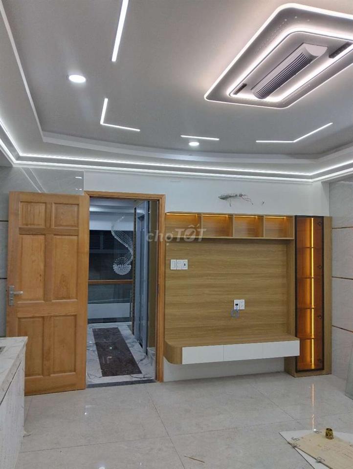 Bán nhà hẻm thông hướng đông lửng ba lầu thang máy 450kg, ăn ninh tốt