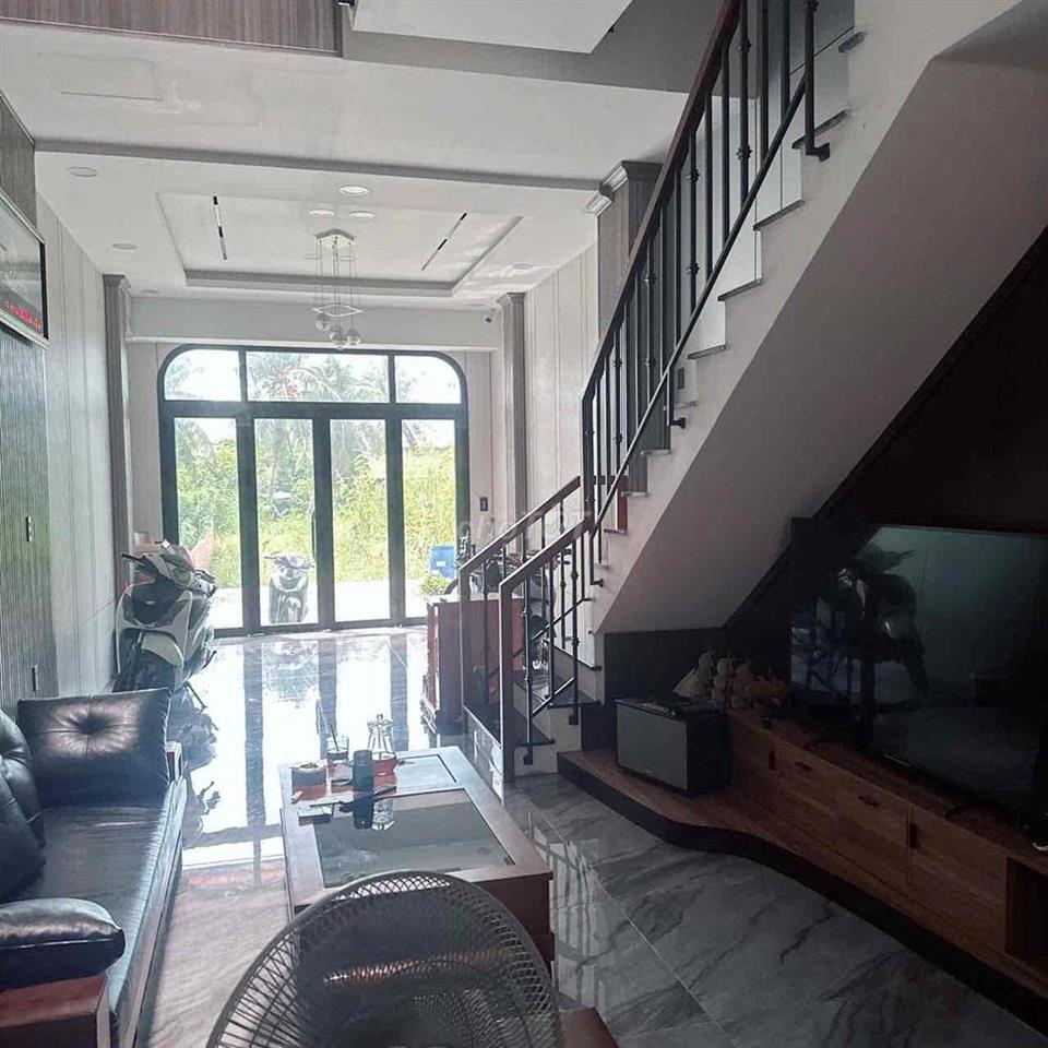Nhà chính chủ