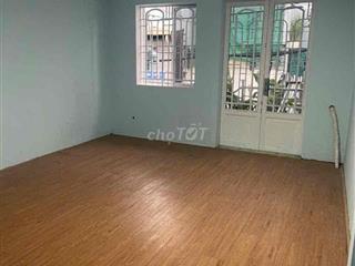 Cho thuê nguyên lầu 1 suốt, 4x16, có ban công trước sau