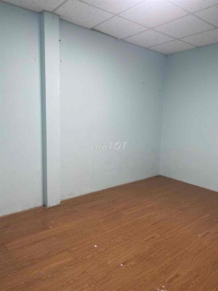 Cho thuê nguyên lầu 1 suốt, 4x16, có ban công trước sau