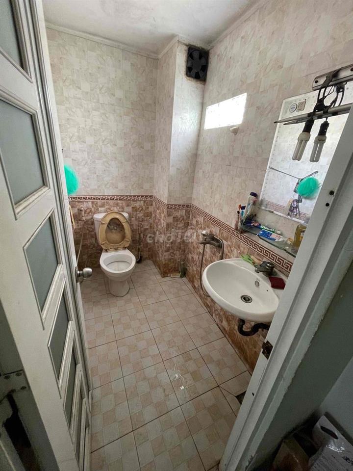 Cần bán nhà Bình Tân mặt tiền kênh lớn nhất tphcm đang hoàn thiện