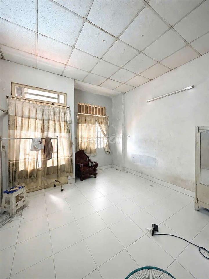 bán nhà 4m đường chiến lược 1 lầu 2pn 2wc