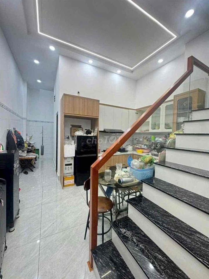 NHÀ - 1/ Giáp Quận 6 - DT: 4.4m x 14m- TRỆT LẦU - 4.9TỶ