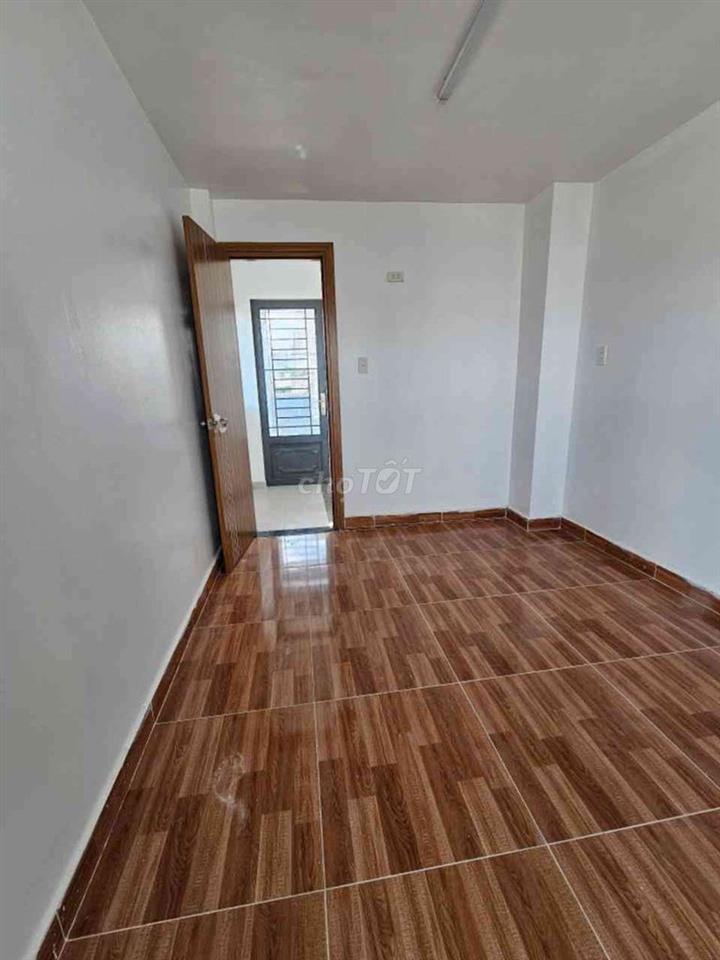 Căn góc 2 mặt hẻm xe tải. hẻm sạch sẽ không ngập nước. nhà mới 5 phòng