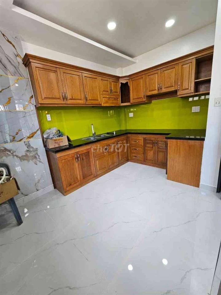 Căn góc 2 mặt hẻm xe tải. hẻm sạch sẽ không ngập nước. nhà mới 5 phòng