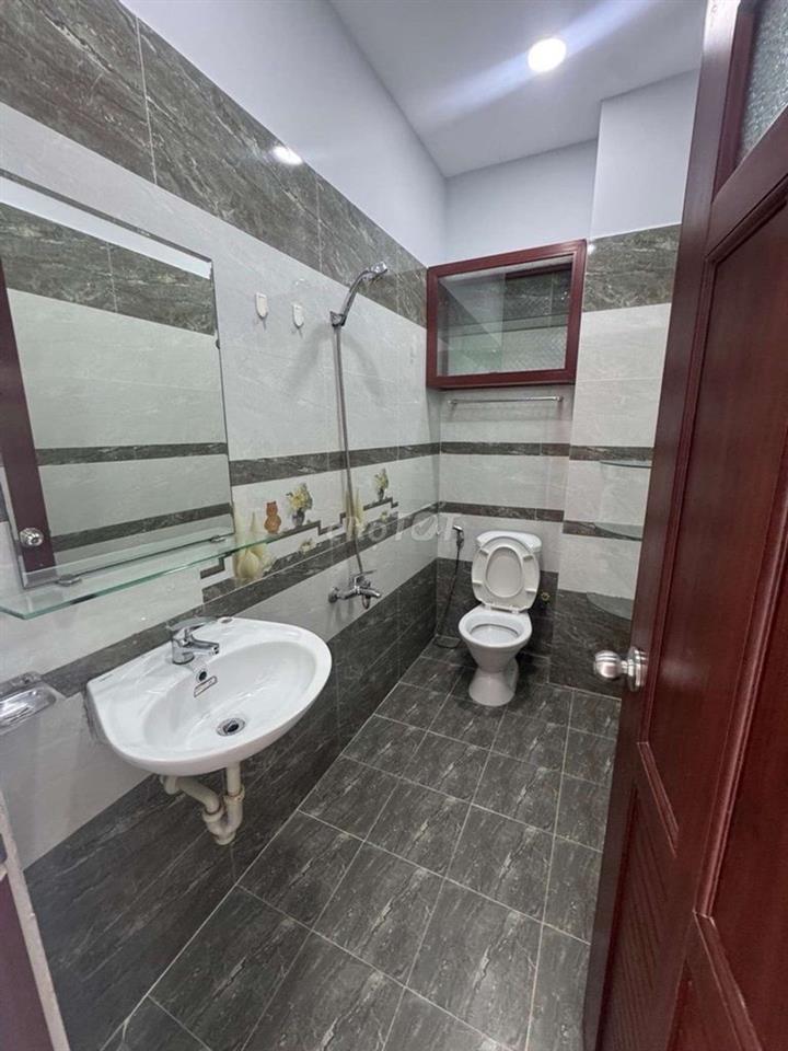 NHÀ ĐẸP 4 TẦNG 58m2 NGAY CHỢ CÂY DA SÀ,TÊN LỬA.4PN CHỈ 6,6 TỶ TL