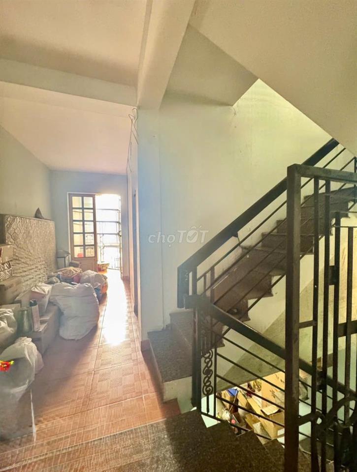 Nhà Bình Tân - 5,5m dài 7m 4 lầu 5PN ngay Tân Phú giá 3.4 tỉ - SHR