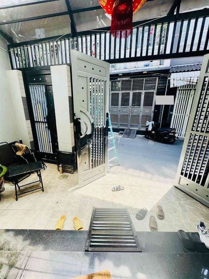 Hẻm nhựa 1/, 6m Trịnh Đình Trọng, Ngang 5.5m hiếm, 65m2, 3 tầng.