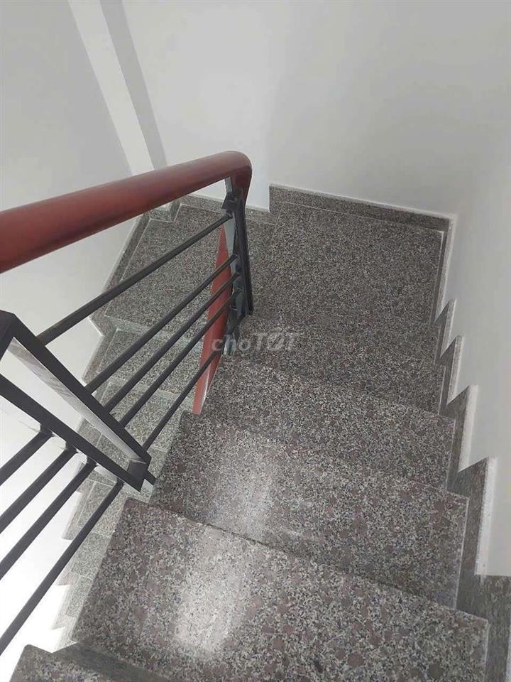 Nhà bán 842/39/16 Tỉnh Lộ 10 (2 lầu, sân thượng) 2PN 3WC, nhà trống