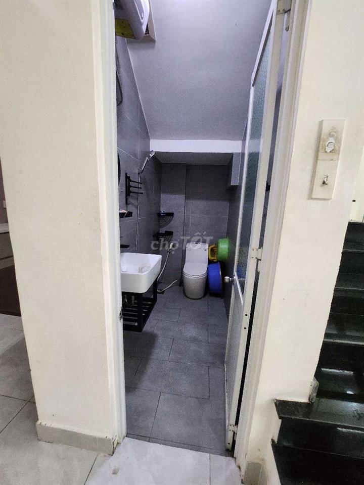 Nhà cho thuê Đình Tân Khai (2PN 2WC) sẵn máy lạnh vàn các nt cơ bản