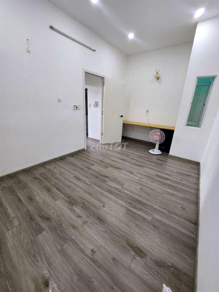 Nhà cho thuê Đình Tân Khai (2PN 2WC) sẵn máy lạnh vàn các nt cơ bản