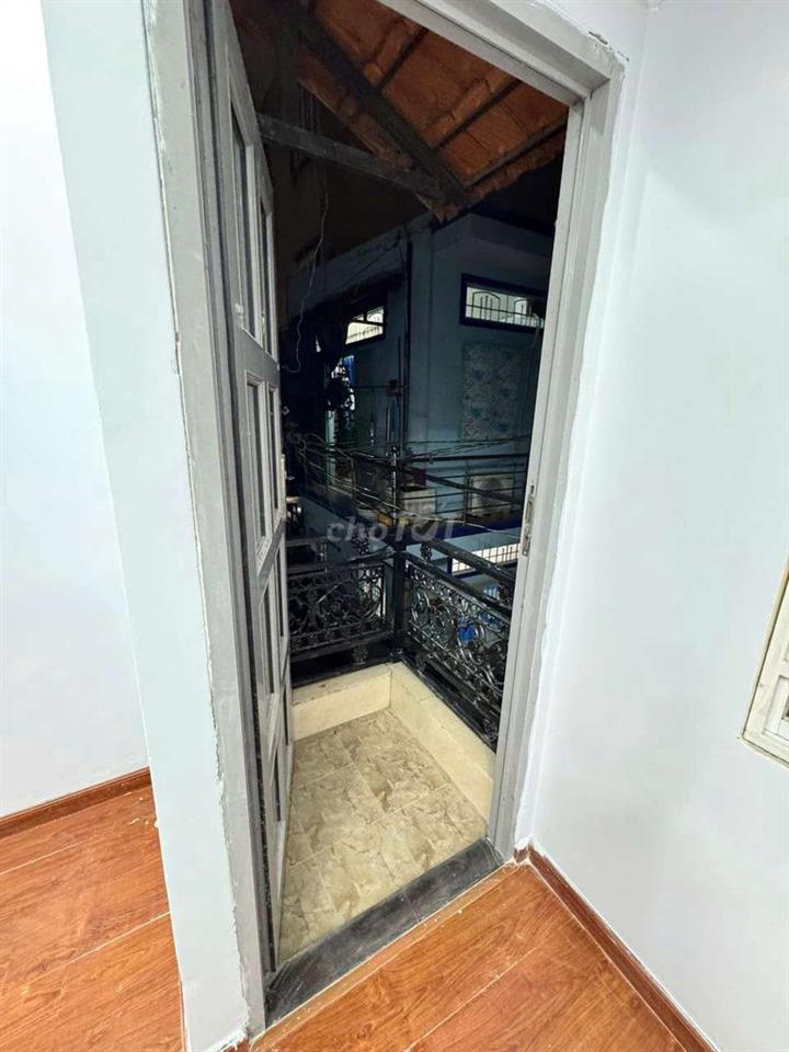 Nhà cho thuê Lạc Long Quân, TB (2PN 2WC) hẻm ba gác, nhà trống ở ngay