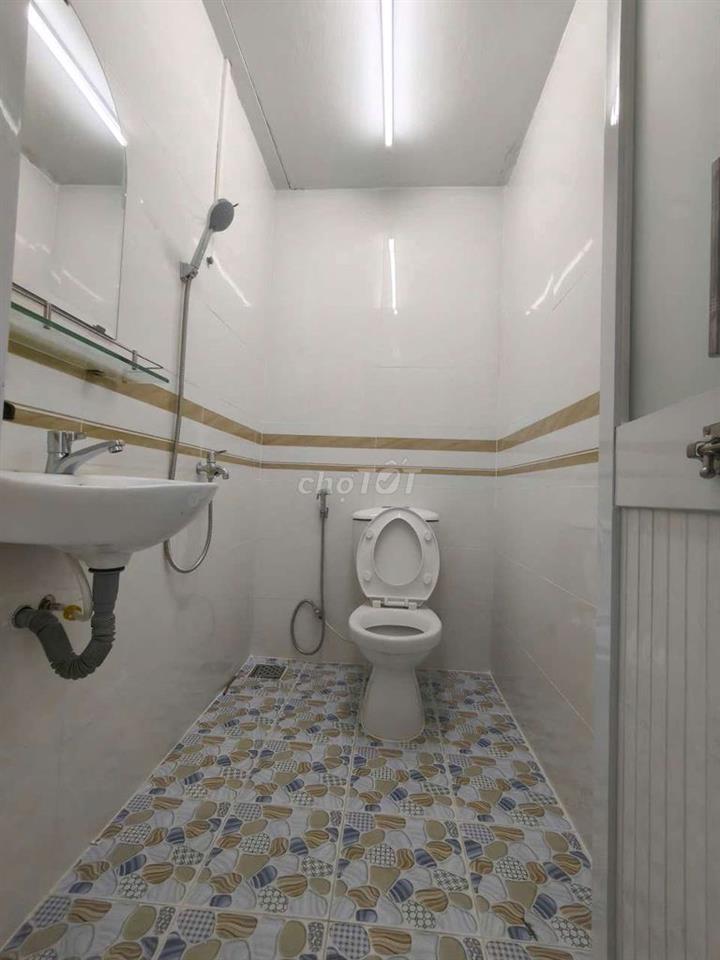 Nhà cho thuê Âu Cơ, TP (4PN 2WC) hẻm 4m thông thoáng, nhà trống ở ngay