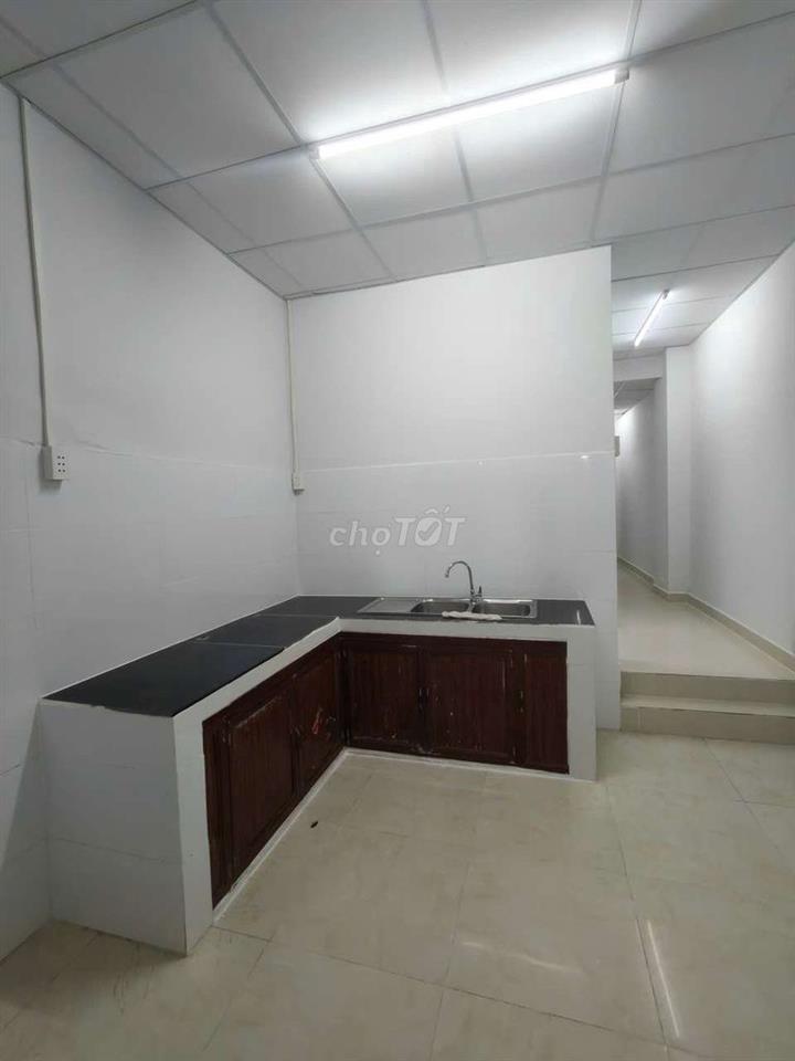 Nhà cho thuê Âu Cơ, TP (4PN 2WC) hẻm 4m thông thoáng, nhà trống ở ngay