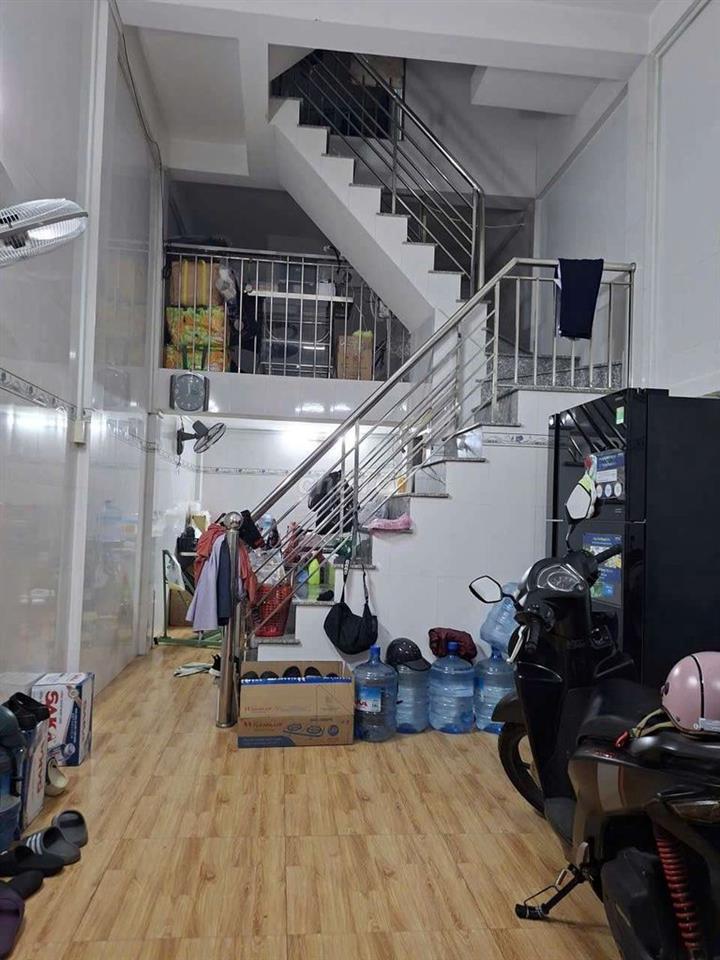 Nhà cho thuê Hương Lộ 2, BTĐ (2 lầu 3PN 3WC) hẻm 8m nhà trống ở ngay