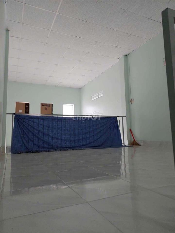 Nhà cho thuê hẻm 637 Tỉnh Lộ 10, (1 lửng 1WC) hẻm xe hơi, nhà trống