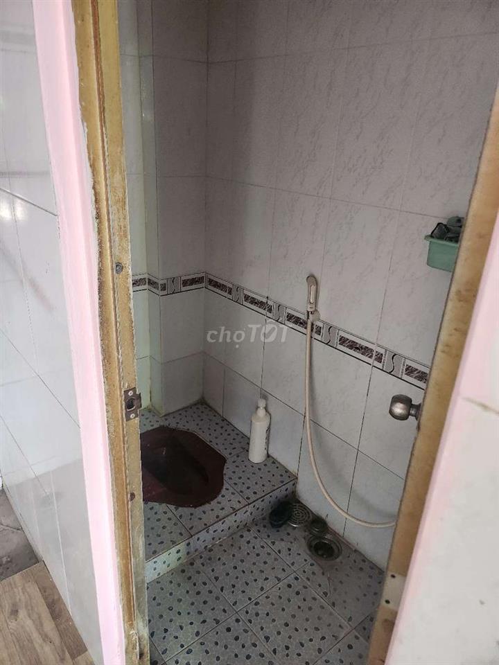 Nhà cho thuê Mặt tiền 111 Đình Nghi Xuân (1PN 1WC) giá thuê 5tr ở ngay
