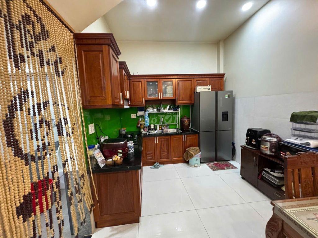 Chính Chủ bán nhà kế bên Aeon Bình Tân, ngang  6m, 4 tầng. sổ vuông