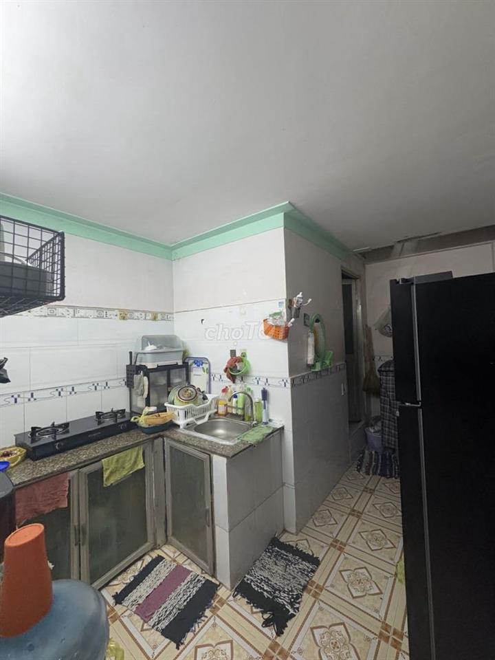 Bán nhà dt đẹp 6m x 20m, có 8 phòng đang cho thuê 13tr. sổ vuông vức