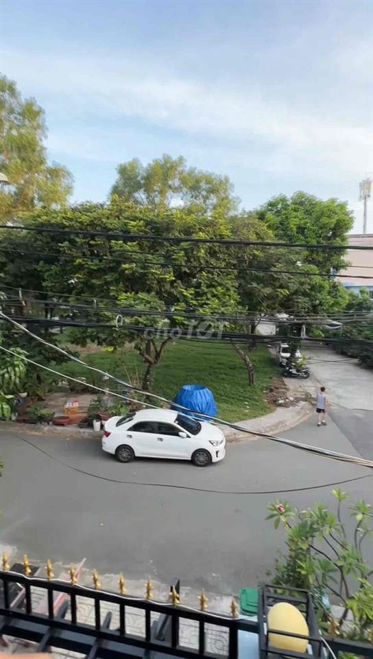Bán Gấp Nhà Mặt Tiền Đường View Công Viên 72M2-KDC Vĩnh Lộc