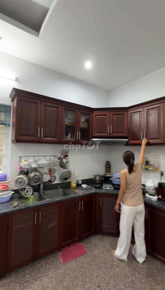 Bán Gấp Nhà Mặt Tiền Đường View Công Viên 72M2-KDC Vĩnh Lộc